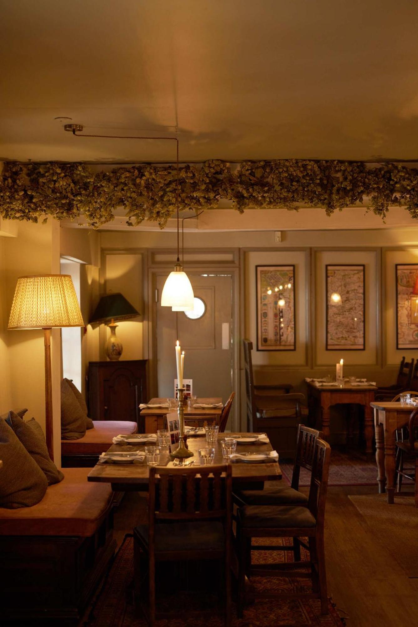 The Grosvenor Arms Hotel Hindon Екстериор снимка