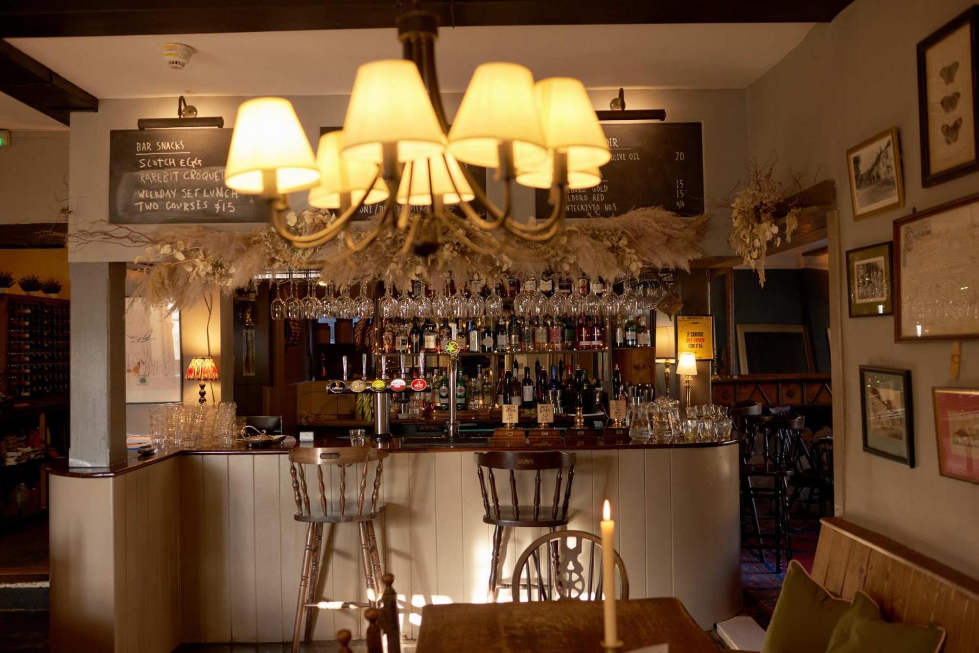 The Grosvenor Arms Hotel Hindon Екстериор снимка