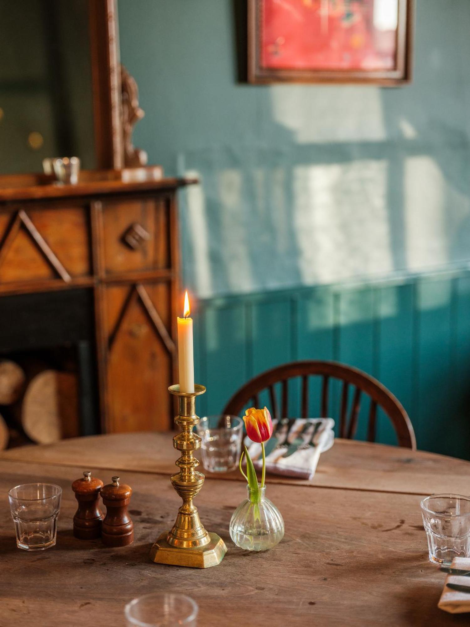 The Grosvenor Arms Hotel Hindon Екстериор снимка