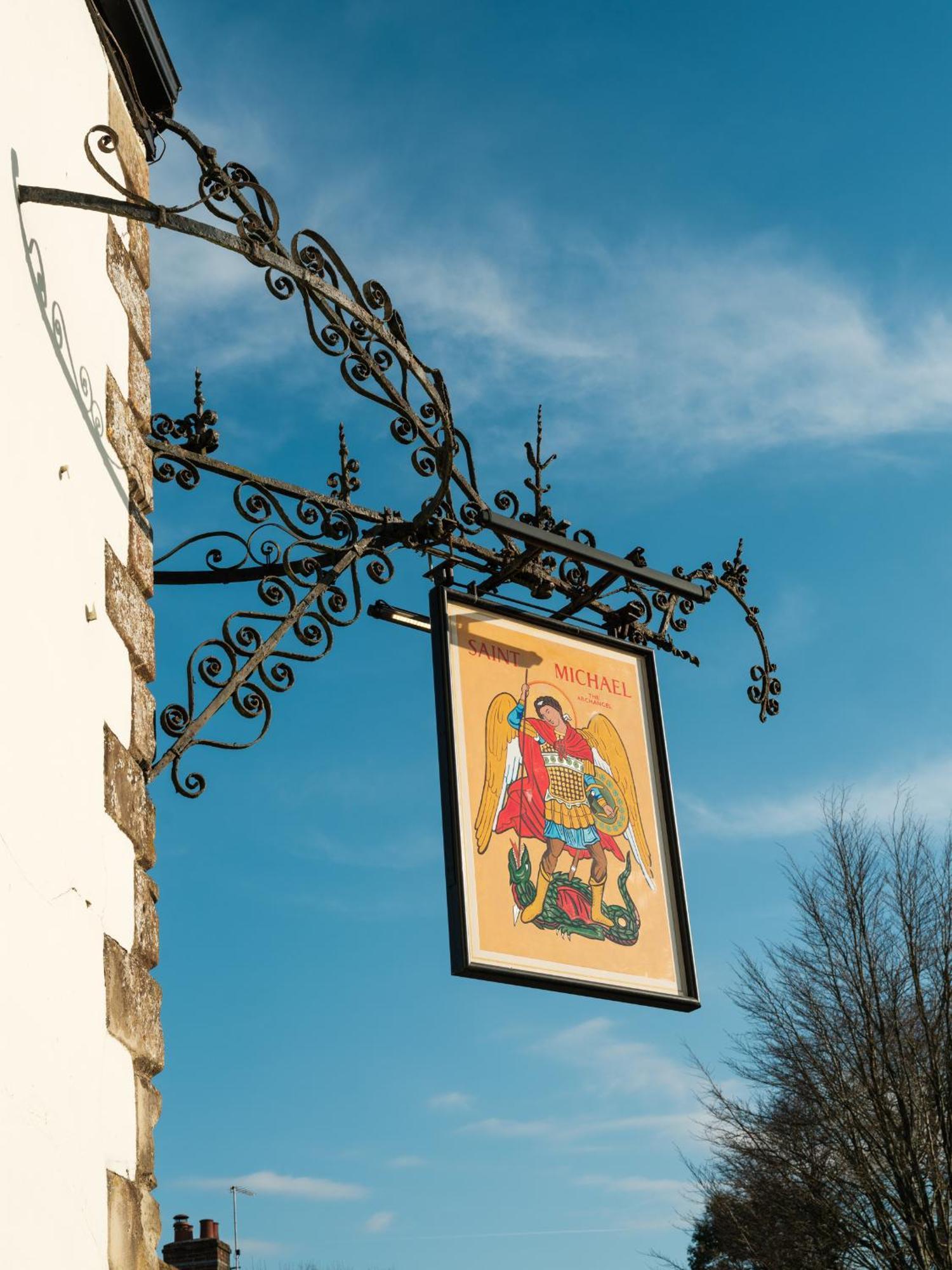 The Grosvenor Arms Hotel Hindon Екстериор снимка