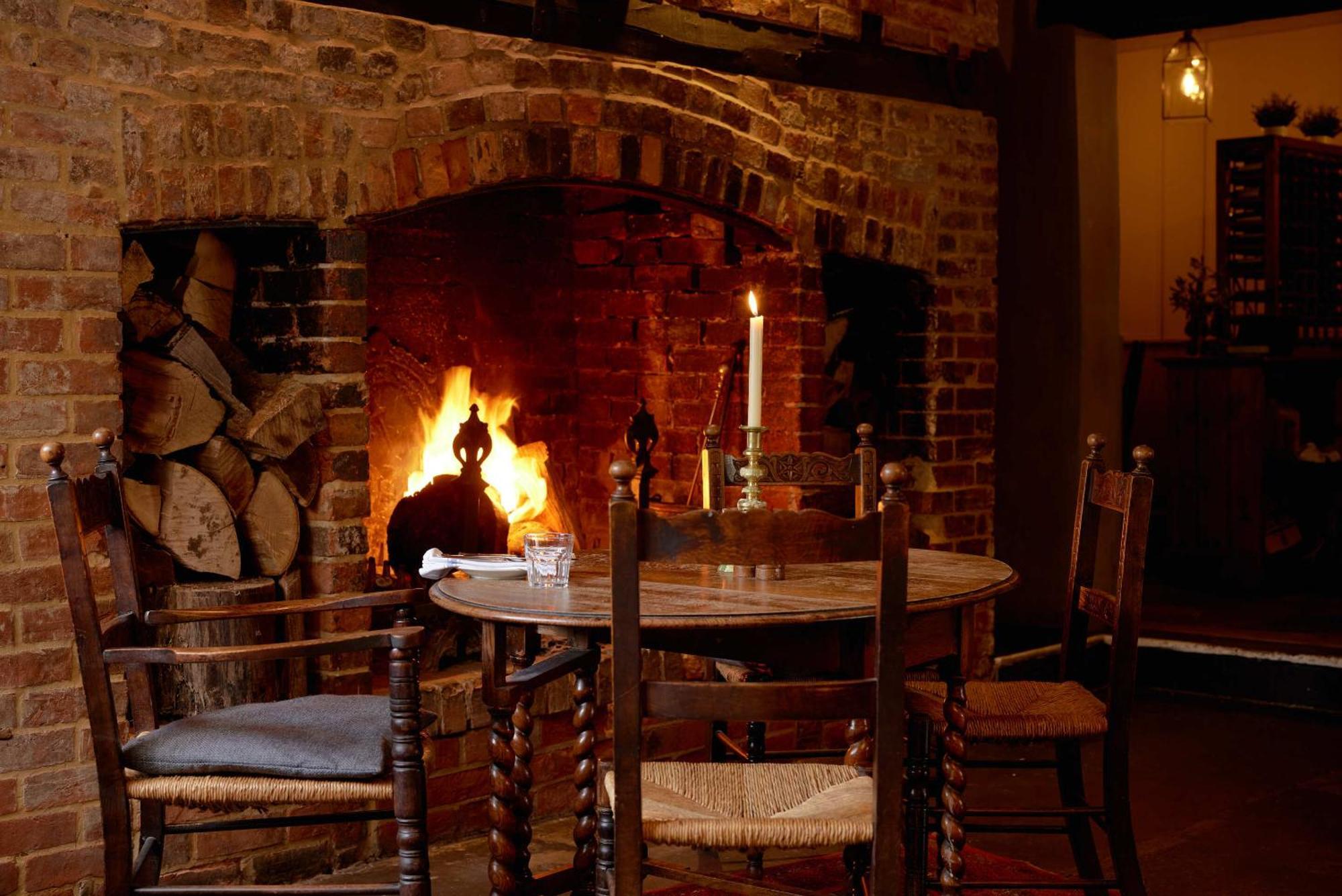 The Grosvenor Arms Hotel Hindon Екстериор снимка